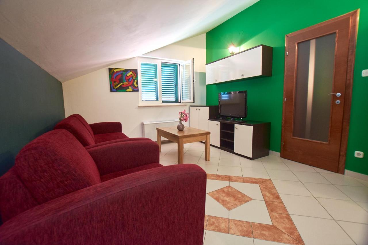 Hotel Pansion Hrga Vodice Exterior foto