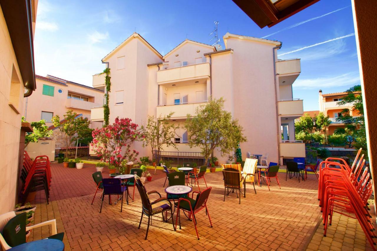 Hotel Pansion Hrga Vodice Exterior foto