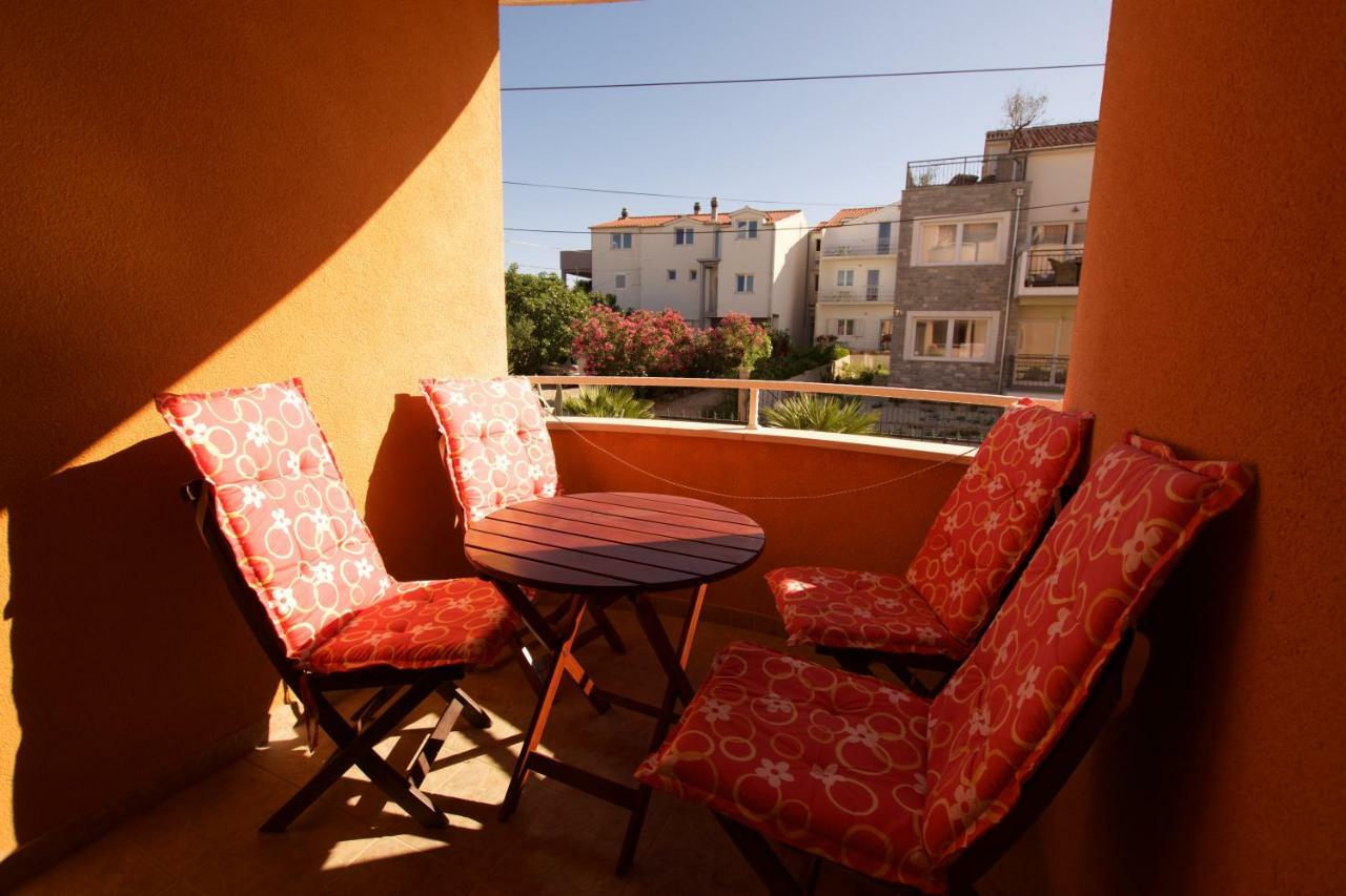 Hotel Pansion Hrga Vodice Exterior foto