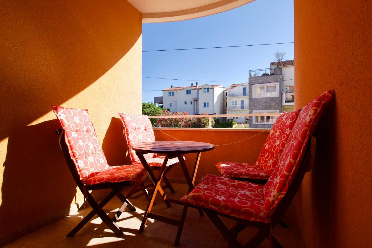 Hotel Pansion Hrga Vodice Exterior foto