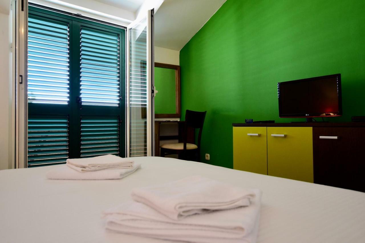 Hotel Pansion Hrga Vodice Exterior foto