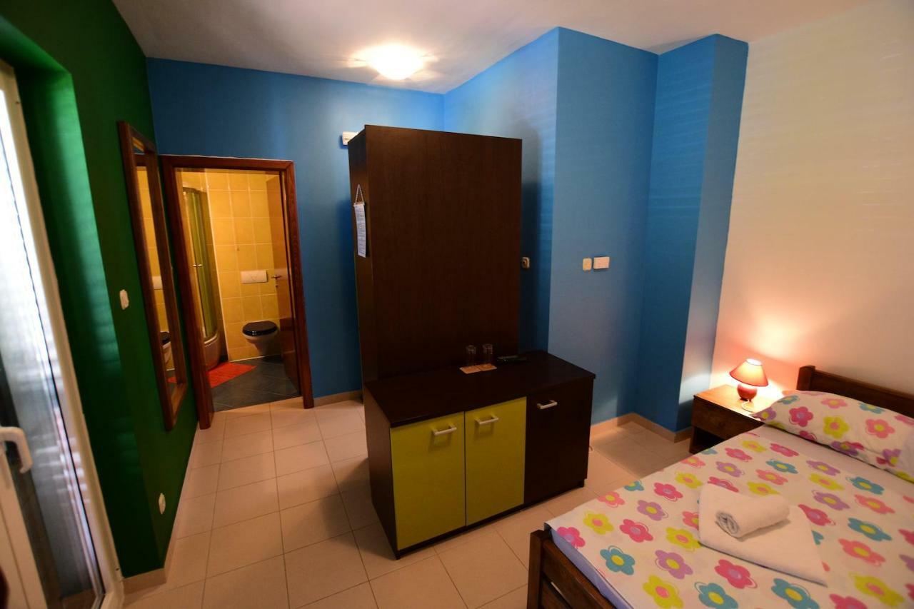 Hotel Pansion Hrga Vodice Exterior foto